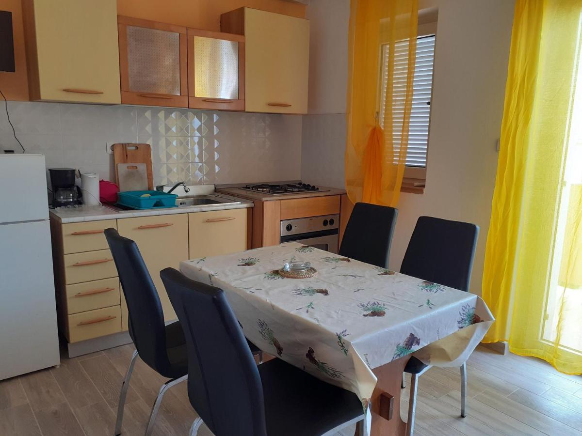 Apartments Rajka Lopar Eksteriør billede